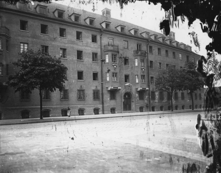 Datei:Altenheim München 1930 Bild 1.jpg