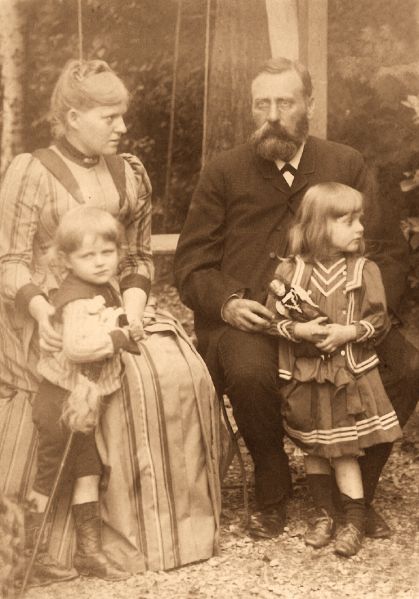 Datei:Familie Kiesselbach.jpg