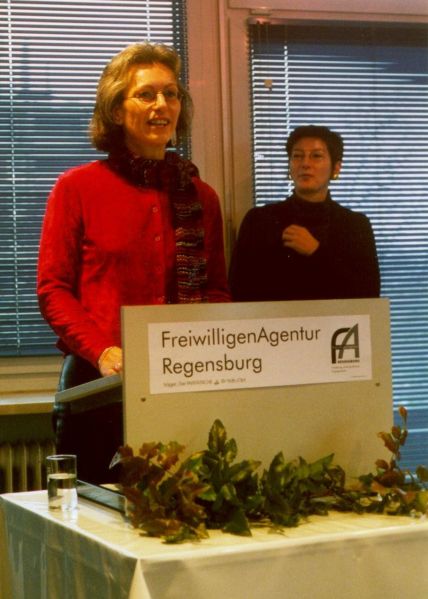 Datei:Eröffnung FreiwilligenAgentur Regensburg.JPG